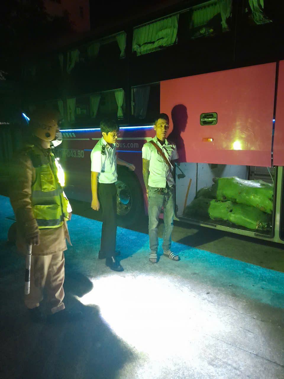 Đắk Lắk: Lực lượng chức năng phát hiện gần 400kg thịt bò không rõ nguồn gốc, xuất xứ đang trên đường tiêu thụ &nbsp;